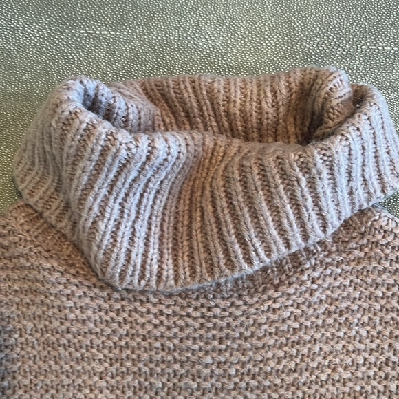 Gentlefawn Collection wool mauve sweater. S - Picture 2 of 4